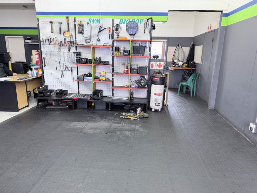 To Let Commercial Property for Rent in Oakdale Western Cape